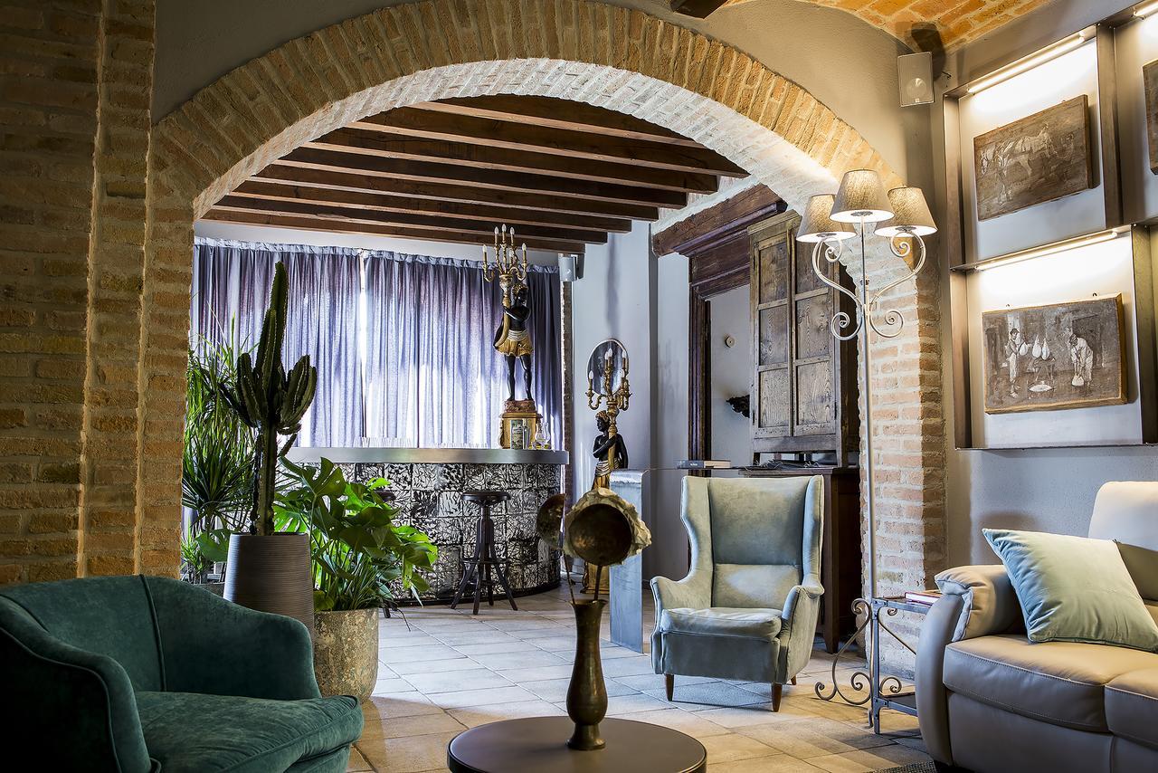 Гостевой дом Relais Cascina Scottina Cadeo Экстерьер фото