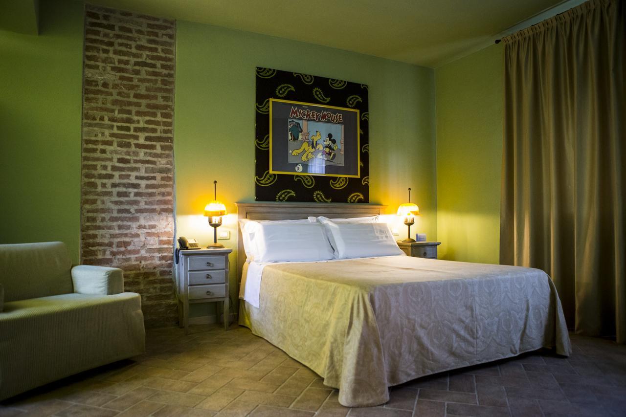 Гостевой дом Relais Cascina Scottina Cadeo Экстерьер фото