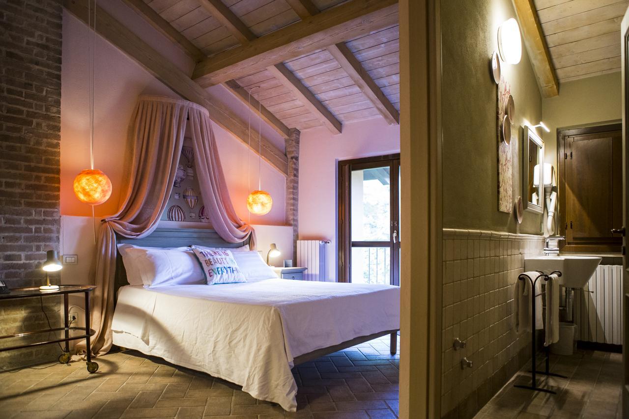 Гостевой дом Relais Cascina Scottina Cadeo Экстерьер фото
